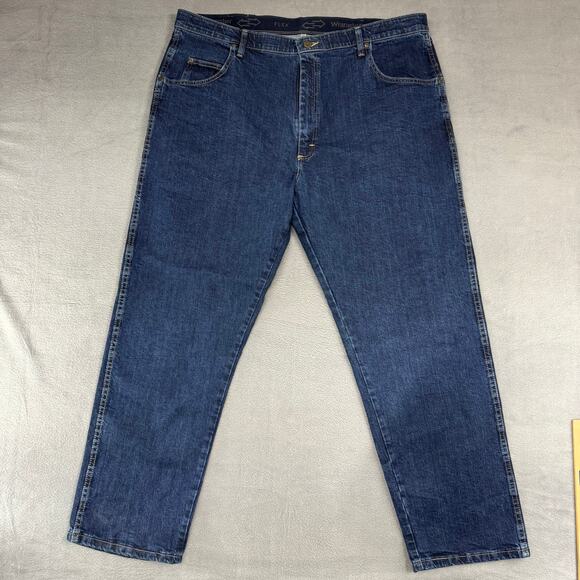 Wrangler Mens 42 x 30 Denim Jeans Relaxed Fit Rugged Wear Dark‎ Wash 35001AN - Picture 1 of 7